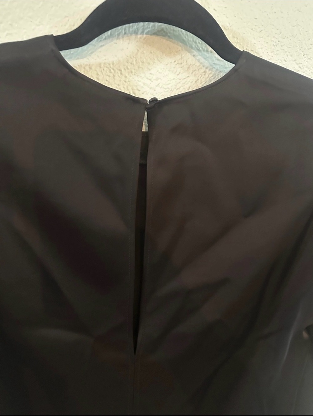 Leset Black Short-Sleeve Women's Top -Silky - Picture 6 of 6